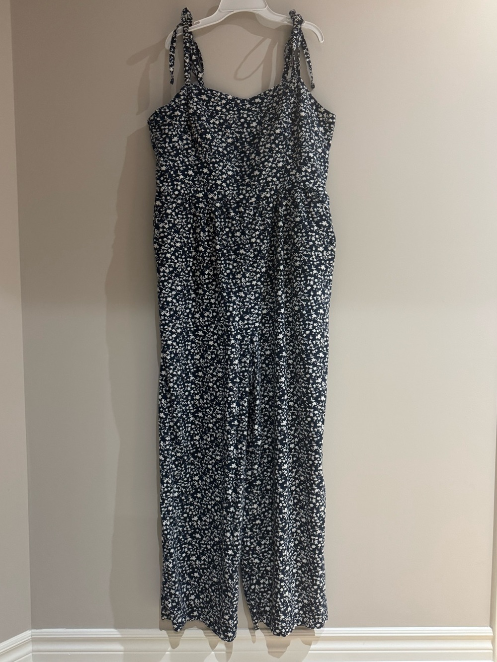Old Navy Navy Floral Tie-Shoulder Jumpsuit -Size L